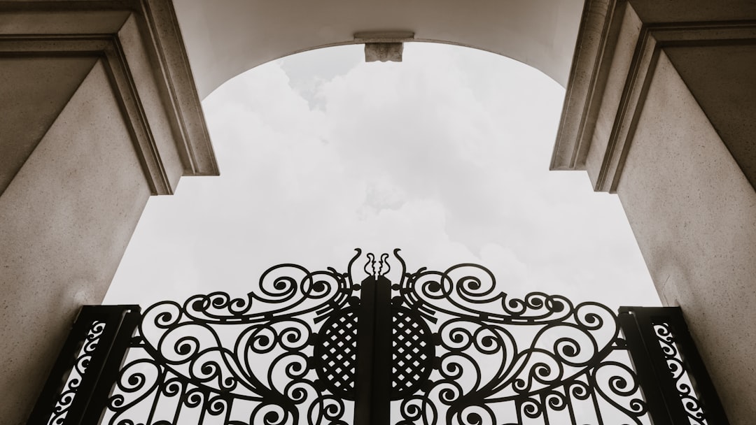 Metal gate installation in Mount Pleasant, SC